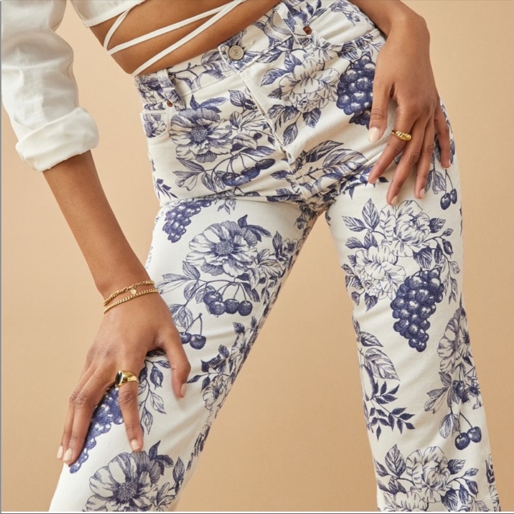 REFORMATION High Rise
Straight Jeans - Picture 5 of 6